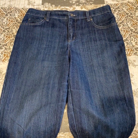 GLORIA VANDERBILT Amanda Jeans - Picture 3 of 10